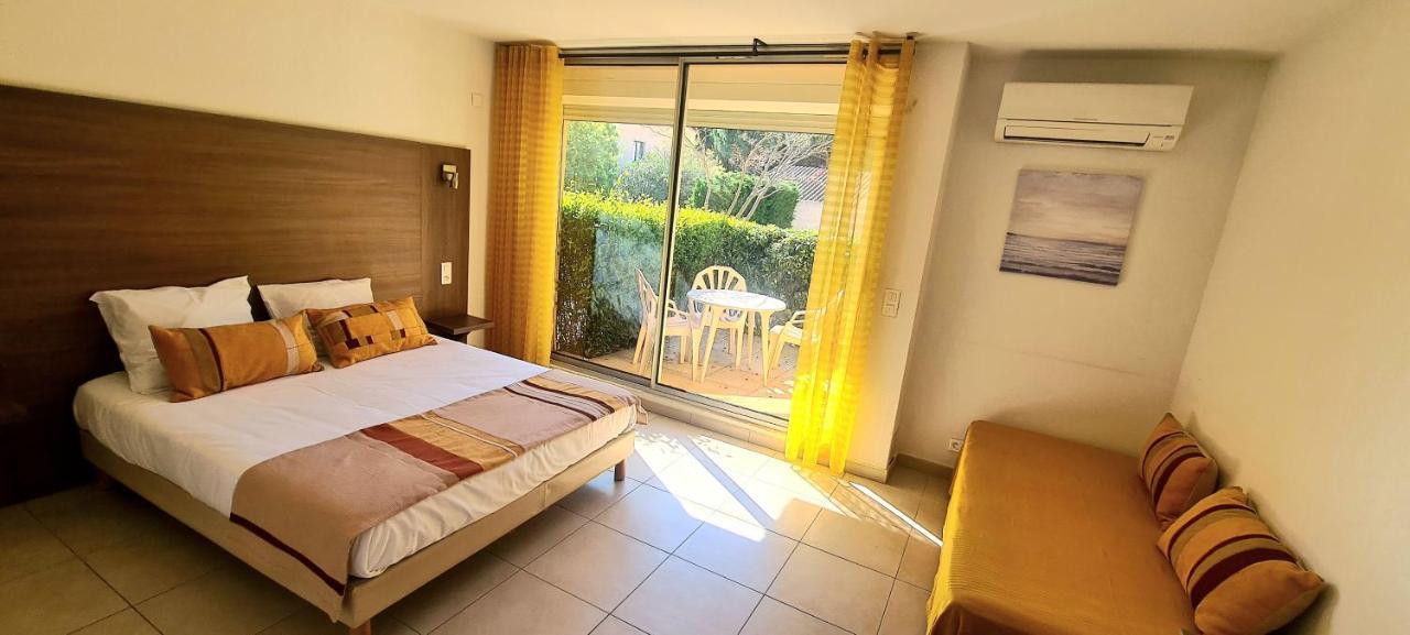ארגלס-סור-מר Hotel Le Maritime מראה חיצוני תמונה