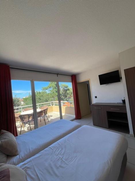 ארגלס-סור-מר Hotel Le Maritime מראה חיצוני תמונה