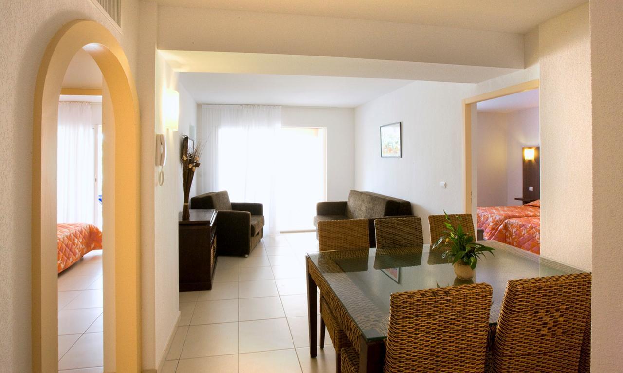 ארגלס-סור-מר Hotel Le Maritime מראה חיצוני תמונה
